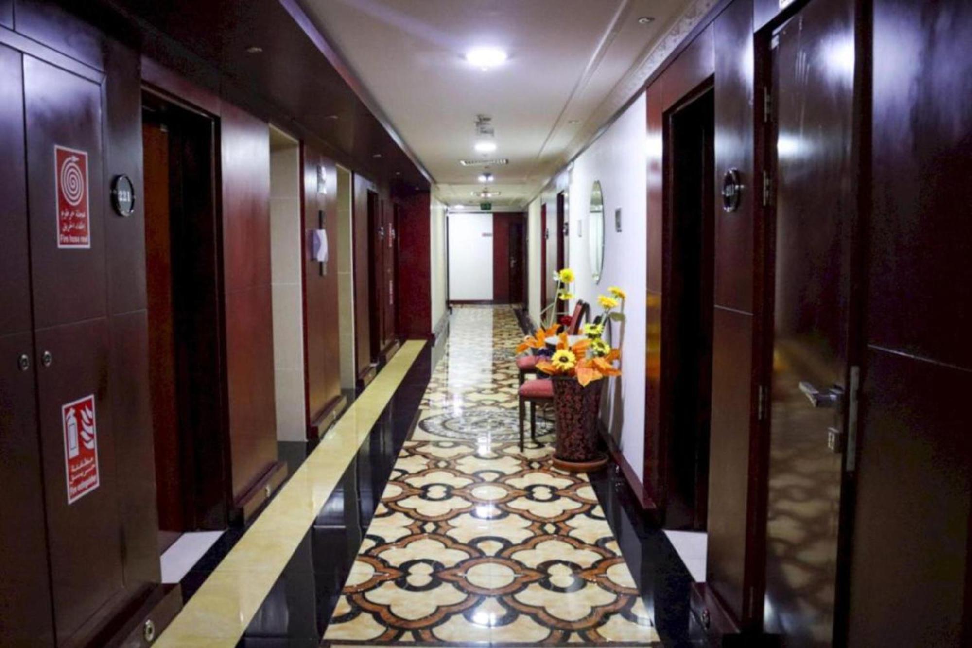 Palette Phoenix Hotel Дубай Екстериор снимка