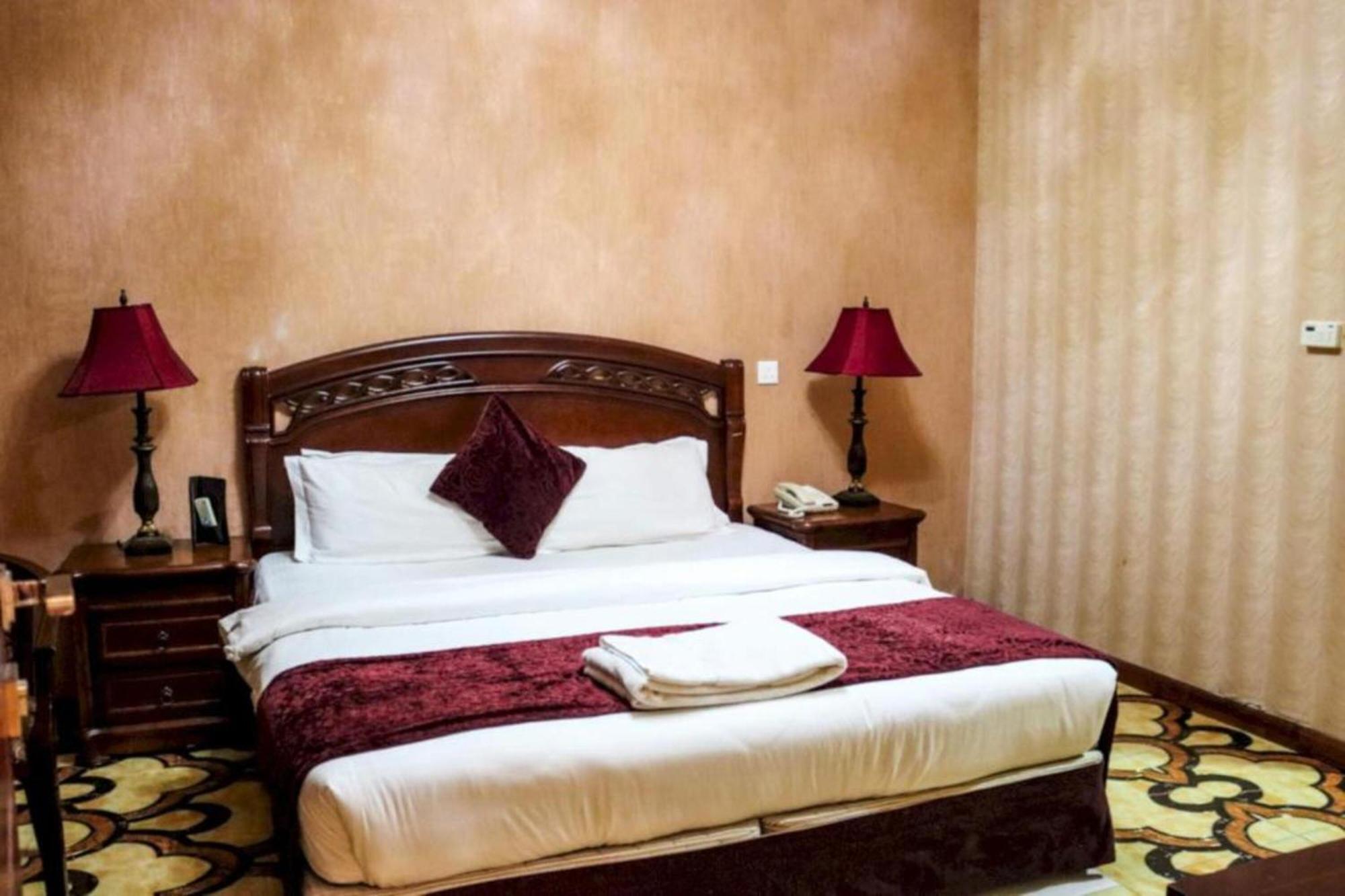 Palette Phoenix Hotel Дубай Екстериор снимка