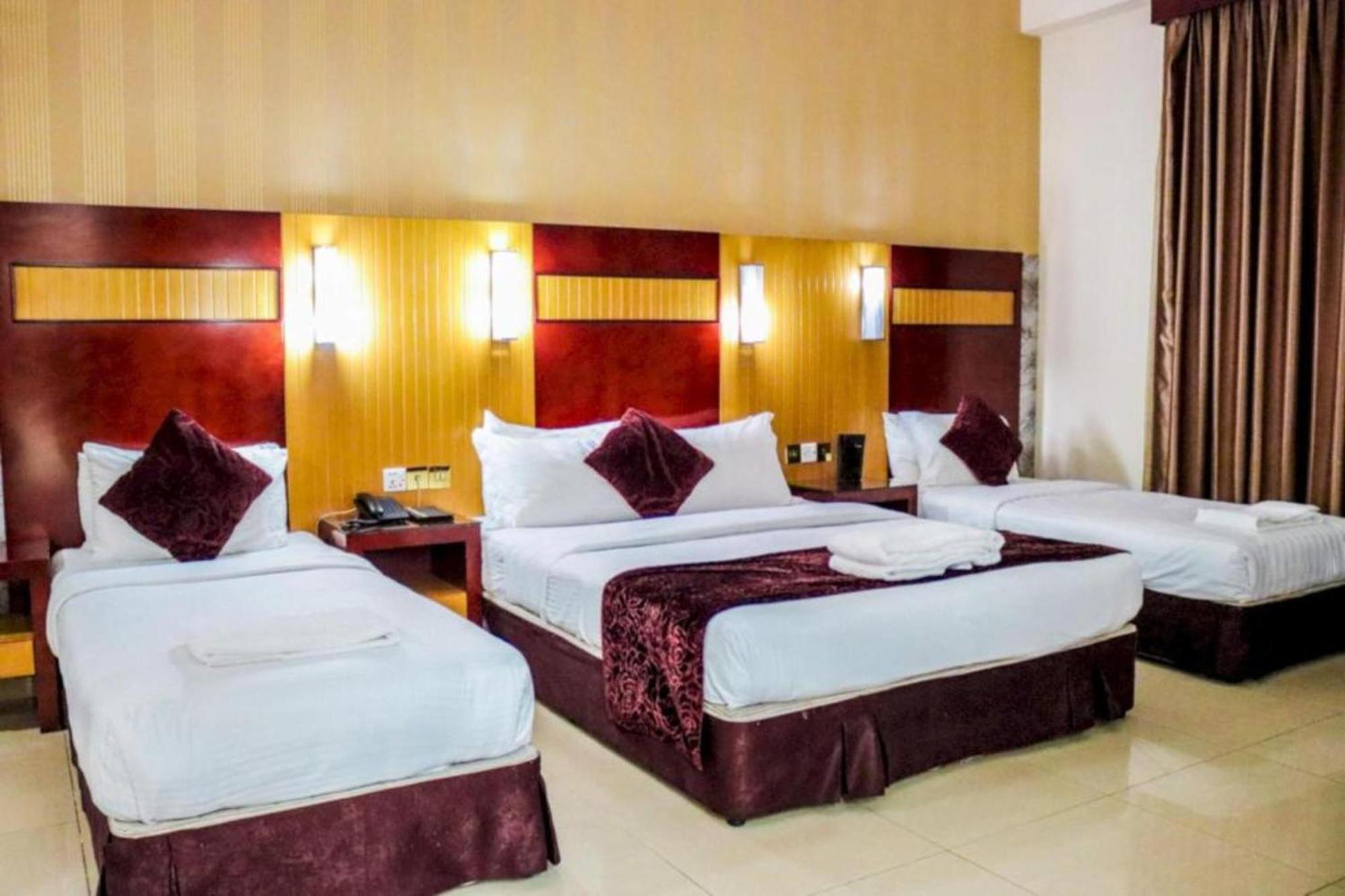 Palette Phoenix Hotel Дубай Екстериор снимка