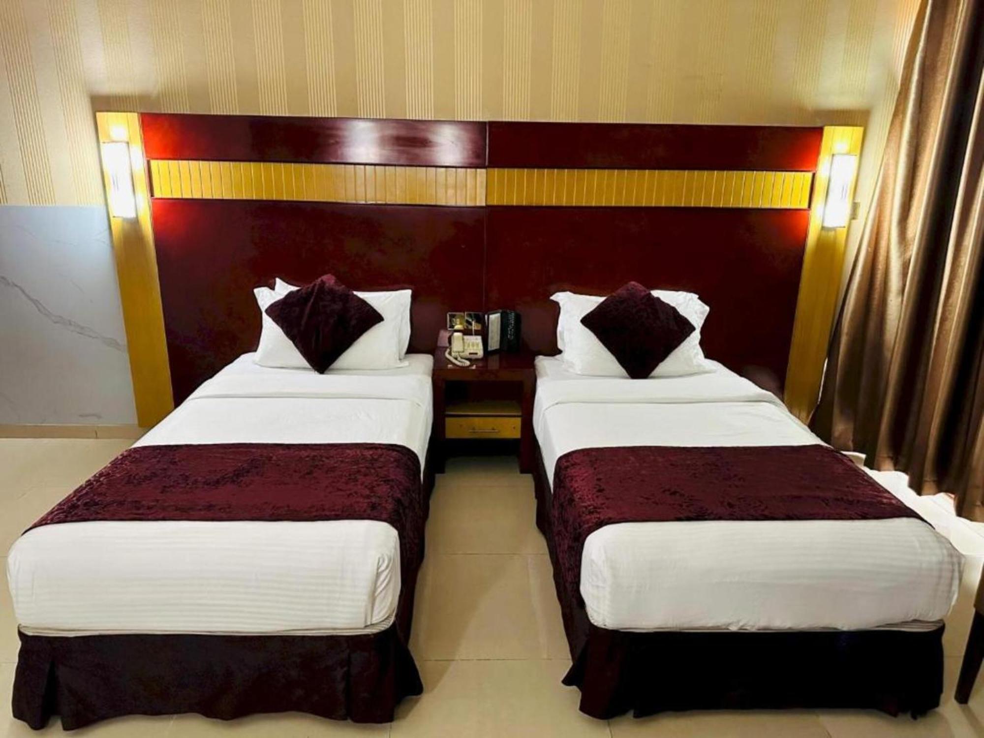 Palette Phoenix Hotel Дубай Екстериор снимка