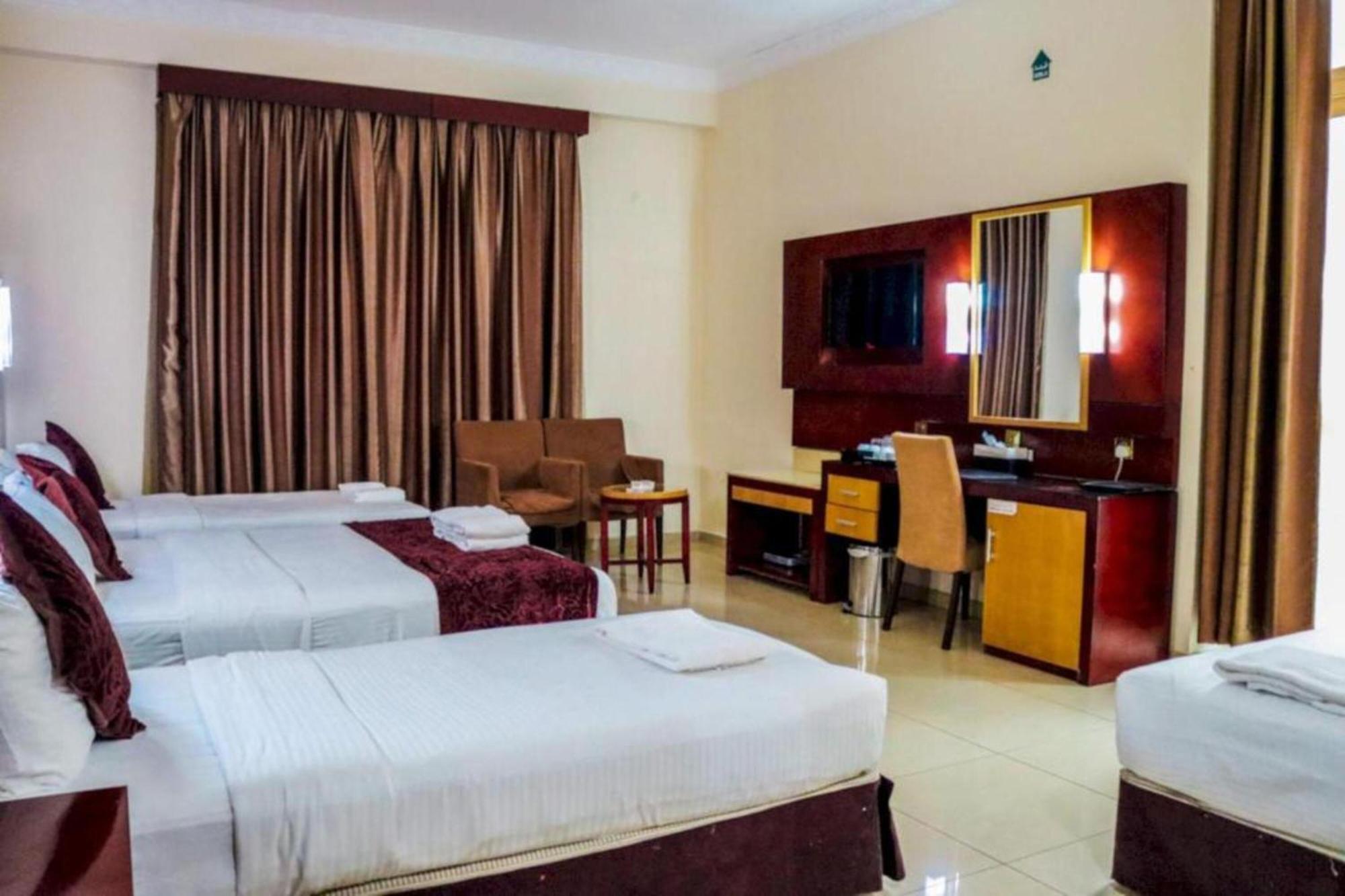 Palette Phoenix Hotel Дубай Екстериор снимка