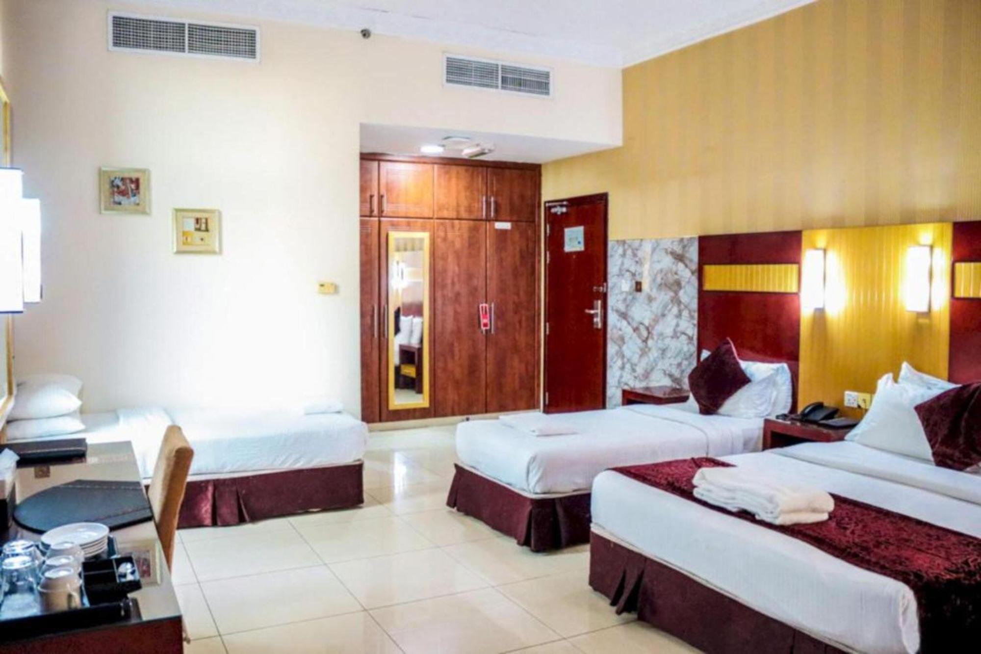 Palette Phoenix Hotel Дубай Екстериор снимка