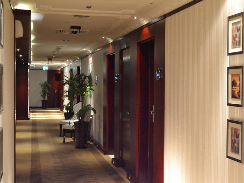 Palette Phoenix Hotel Дубай Екстериор снимка